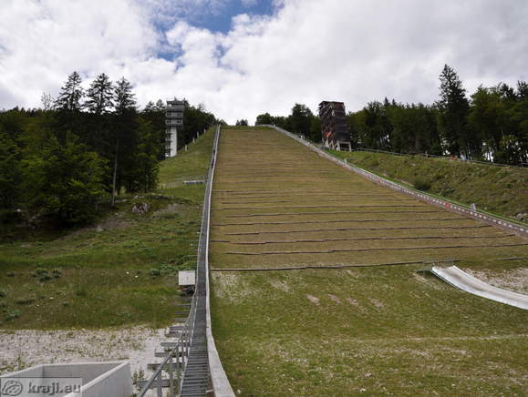 Start of the path at the Flying hill out-run