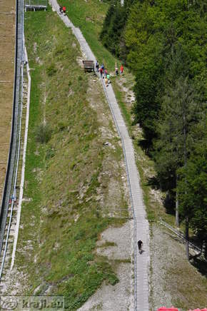 Another trail on the right side of the Flying hill