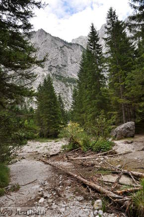 Nadiza Wasserfall - Erste Frühlings des Oberen Sava-Fluss