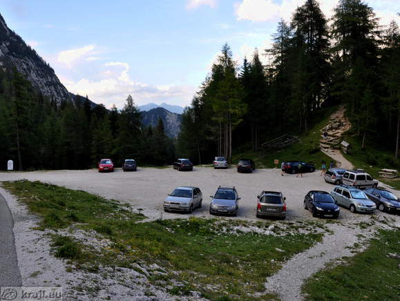 Parkirišče ob cesti na Vršič