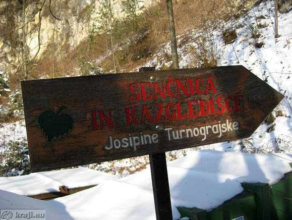 Turn Schloss - Josipina Turnograjska Laubengang