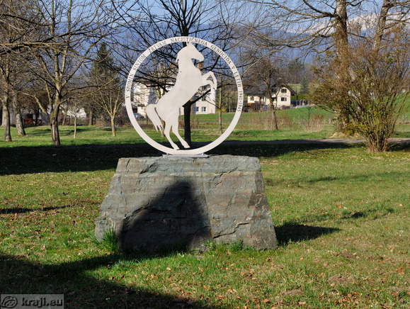 Spomenik - V spomin Sintom žrtvam nacističnega genocida v letih 1941-1945