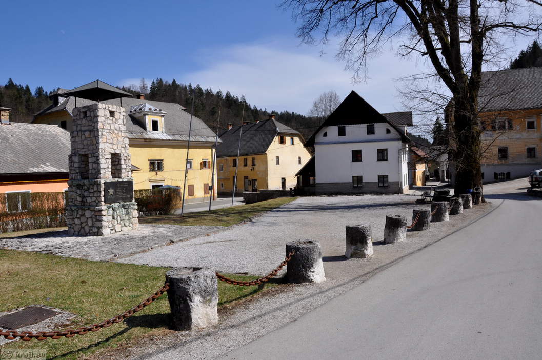 Trg v Kamni Gorici