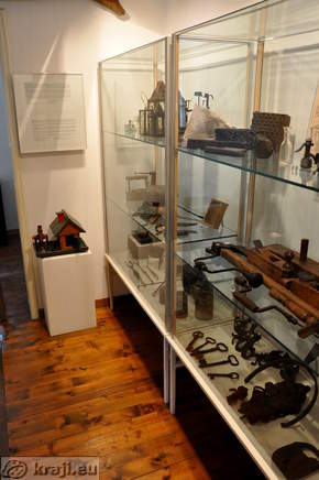 Stari predmeti v etnološki sobi