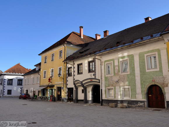 East part of the south side of Linhart Square