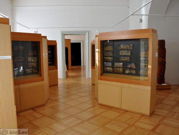 Museum of Apiculture <br> Panjske koncnice - Painted frontal boards of bee hives