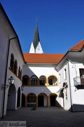 Župnišče <br> The rectory - arcaded courtyard