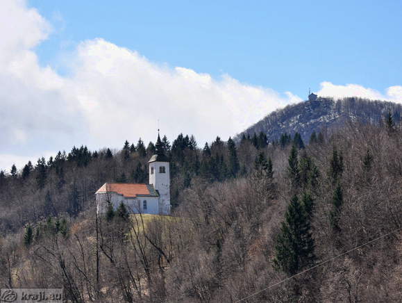 Cerkev sv. Križa s cesta na Križno Goro