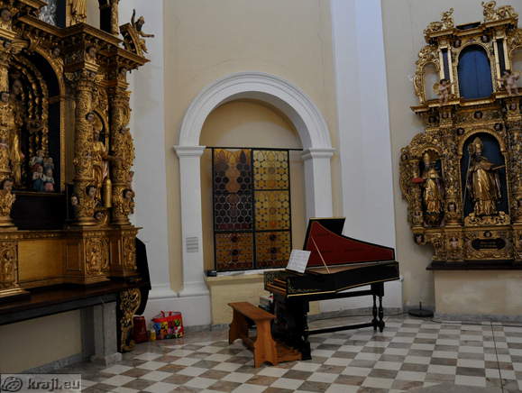 Grajska kapela s klavirskimi koncerti