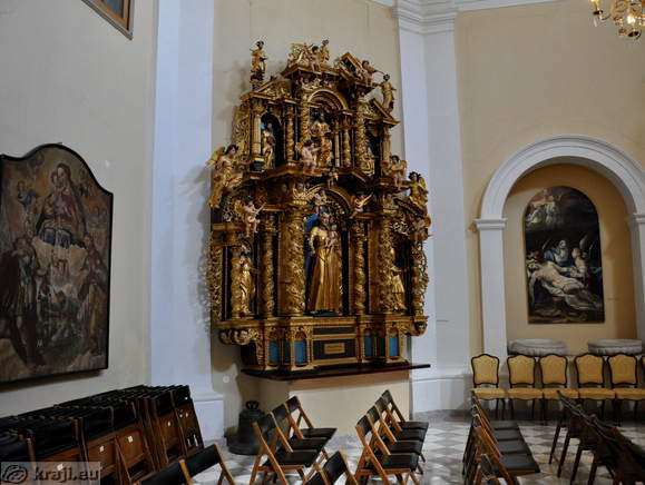Zlati oltarji iz Dražgoš v grajski kapeli Loškega gradu