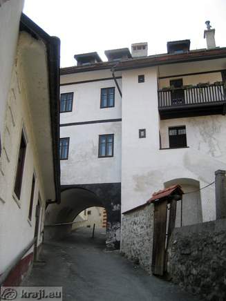 Prehod proti Cankarjevu trgu s smeri Spodnjega trga