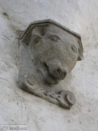 Figura na vogalu Homanove hiše