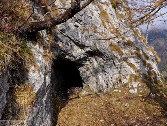 Vhod v Bornove tunele z druge strani