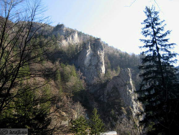 Dovzan Schlucht - Kuspegar Türme