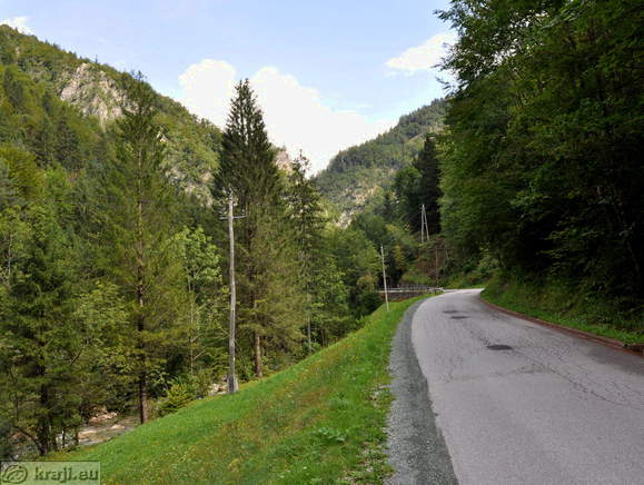 Cesta v Dovžanovo sotesko