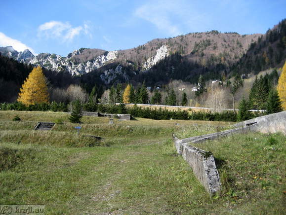 Pogled na taborišče in okoliške vrhove (Rovna peč, Ljubelj ...)