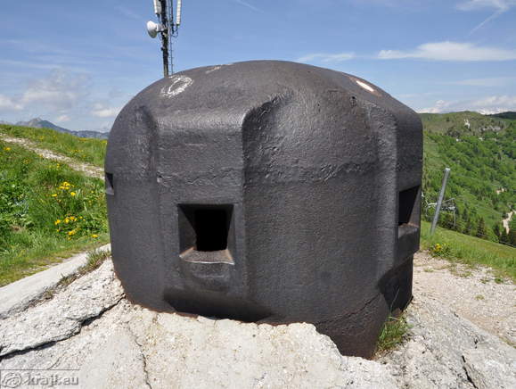 Jeklena opazovalna kupola vrh Lajnerja