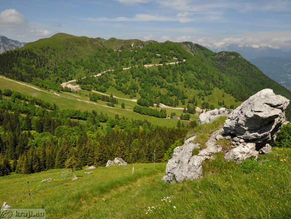 Soriska planina - Höhenweg: Mozic-parkplatz