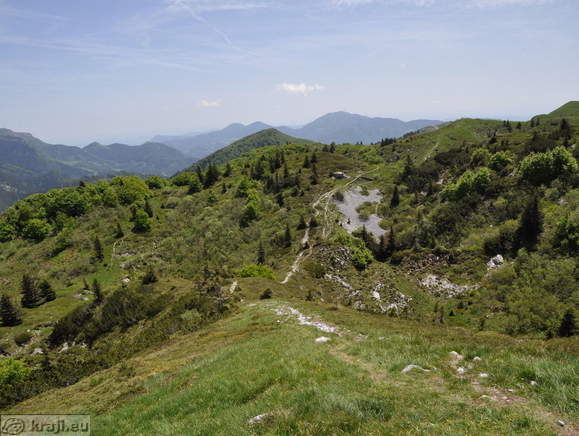 Soriska planina - Höhenweg: Mozic-parkplatz