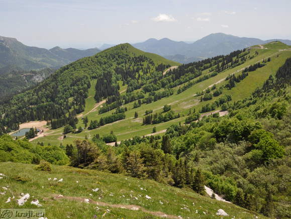 Soriska planina - Höhenweg: Mozic-parkplatz