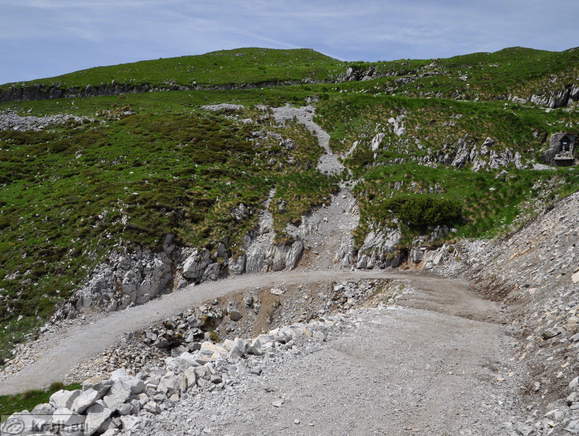 Soriska planina - Höhenweg: Mozic-parkplatz