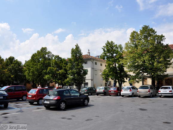 Ajdovscina - Lavricev trg (Lavric Markt)