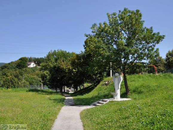Monument to the waterworks Gora in the direction of the Sport's centre