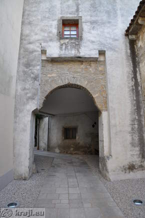 Entrance into the oldest part of Vipavski Križ