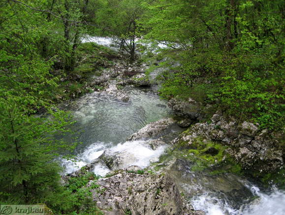 View down where affluent falls into Glijun View down where affluent falls into Glijun