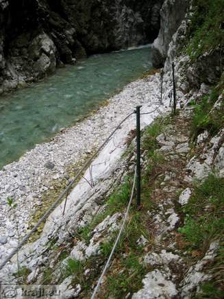 Secured path in the last part of descent