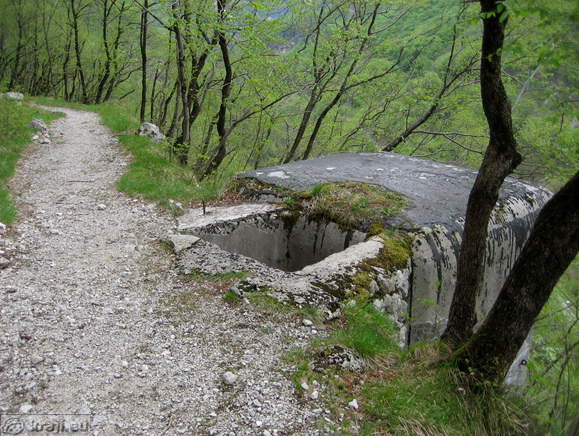 Bunker ob poti