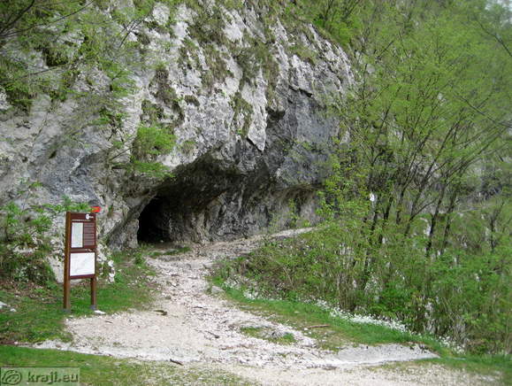 Začetek poti v bližini trdnjave Kluže