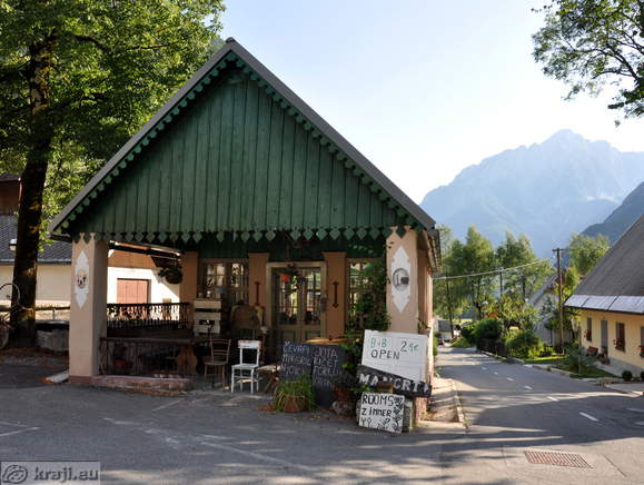 Guest house Mangrt, on the left behind the building is the path to the Parabola Waterfall