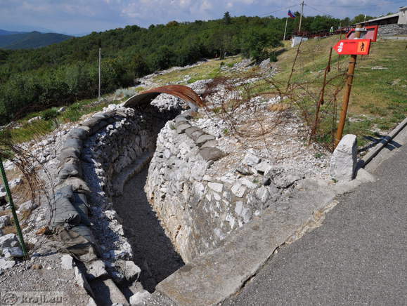 Sabotin - Kaverne unter Dom na Sabotinu Berghütte