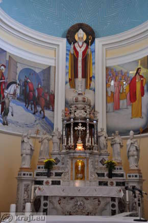 Cerkev sv. Martina - Oltar