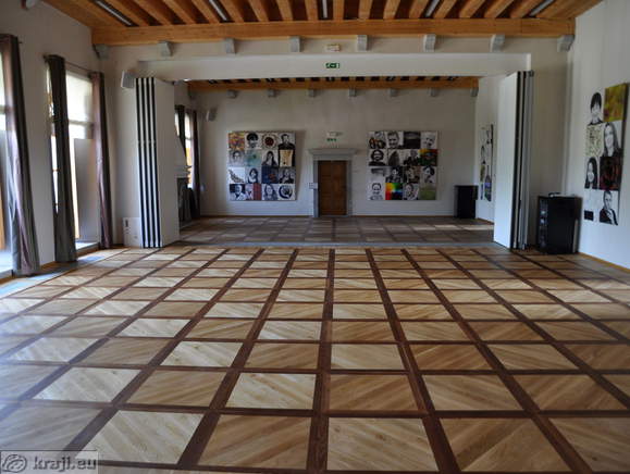 Villa Vipolze - Halle