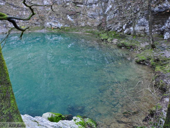 Divje jezero v bližini Idrije