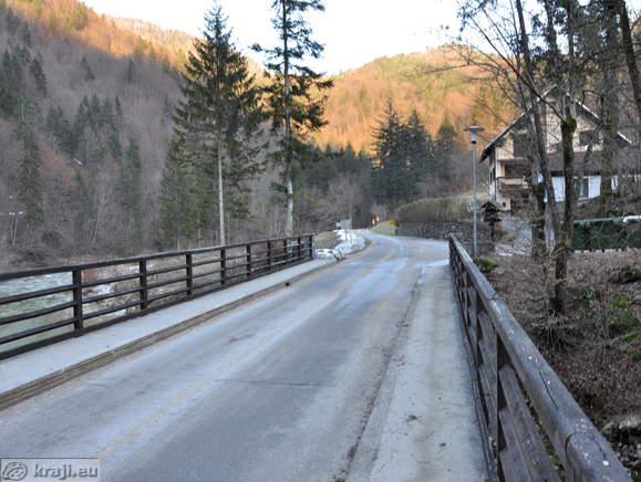 Most čez Idrijco pri Idrijski Beli