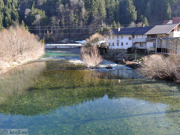 Idrijca v smeri Idrije