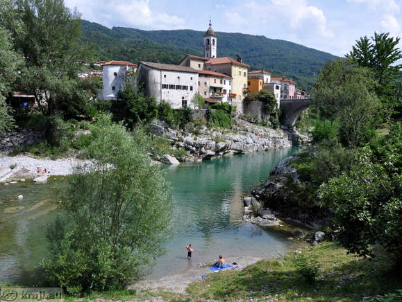 Peščena plaža ob Soči v Kanalu