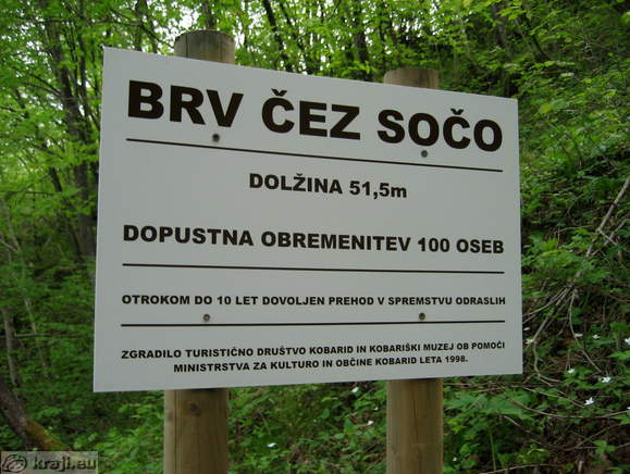 Fußgängerbrücke über Soca bei Kobarid