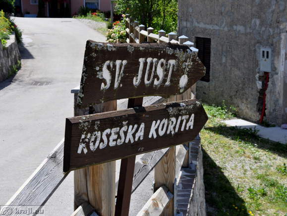 Usmerjevalna tabla - Sv. Just in Koseška korita