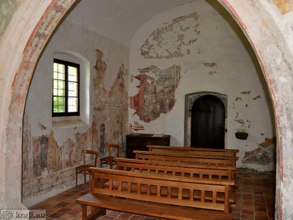 Cerkev sv. Justa <br> Klopi v cerkvi