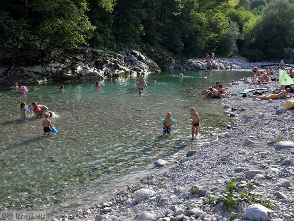 Manjša plaža pri Nadiži