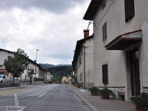 Road through Dornberk