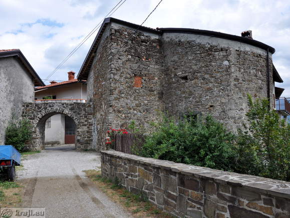 Stolp pri jugovzhodnih vratih