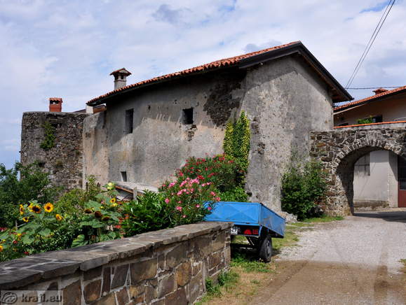 Stavbe pri vstopu v Tabor