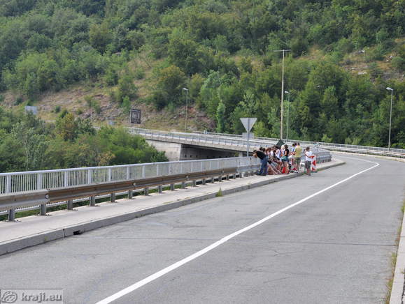 Road over bridge to Goriska Brda