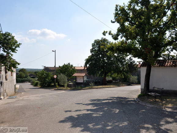 Osrednji trg v Lokvici