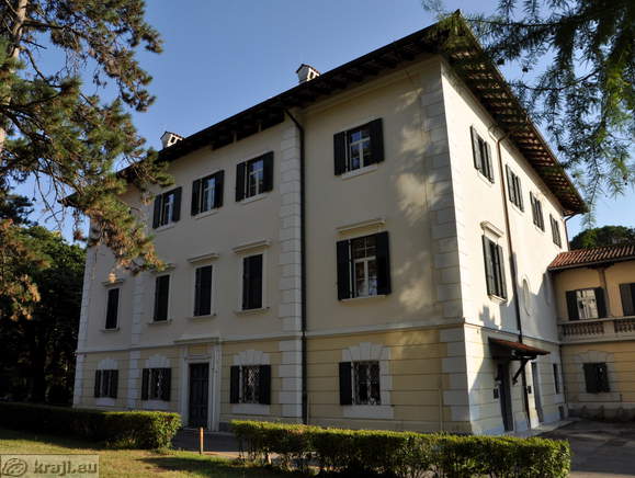 Osrednji del od zadaj